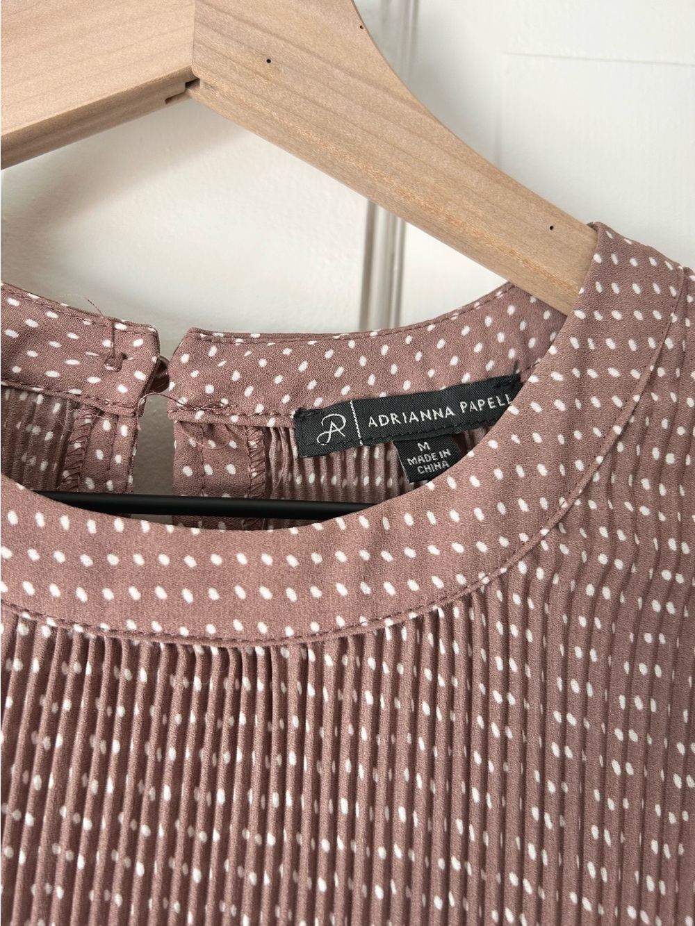 NWOT Adrianna Papell Dusty Rose Polka Dot Pleated Tank M - Picture 2 of 5